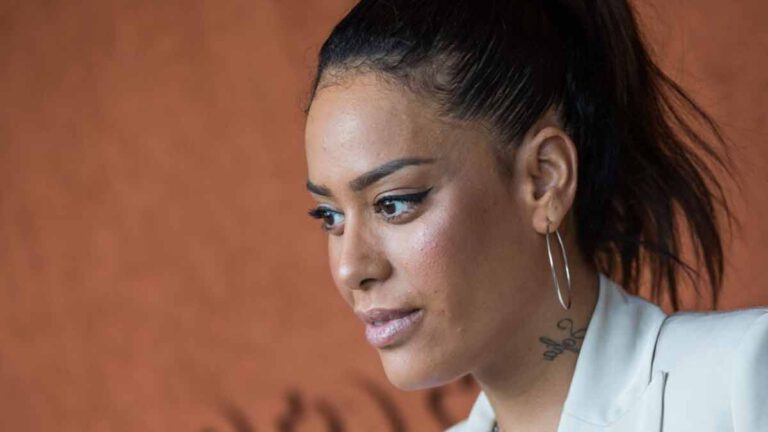 « J’ai affronté la pauvreté »  Amel Bent, SDF, elle raconte sa descente aux enfers